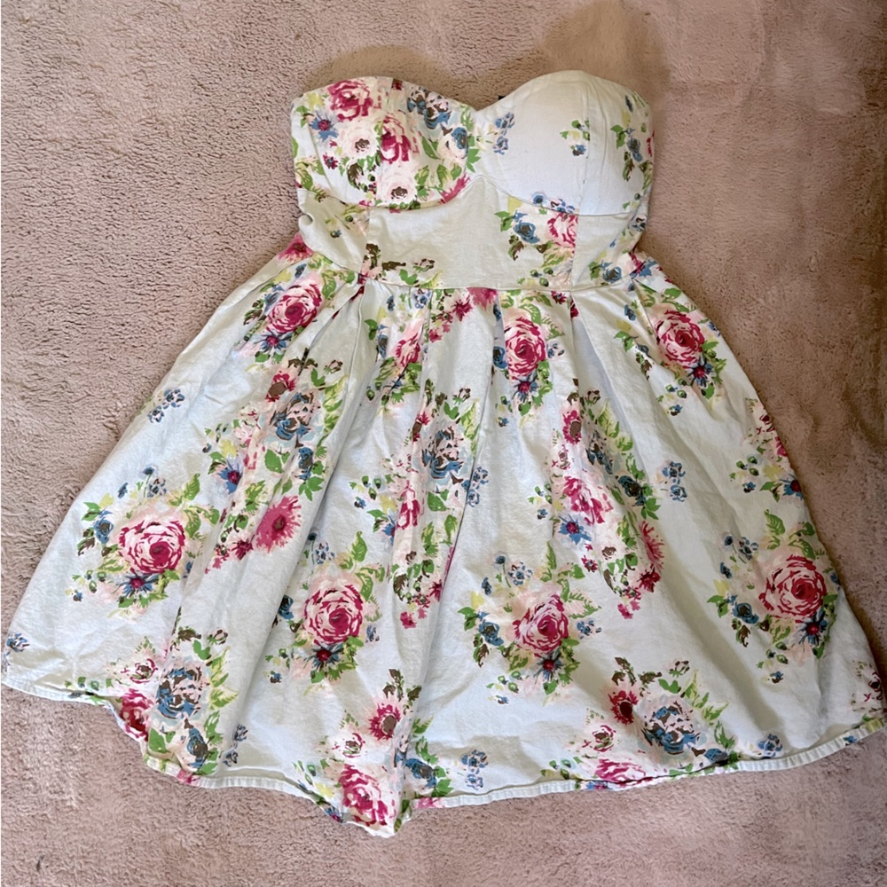 Small Floral Print Sleeveless Dress